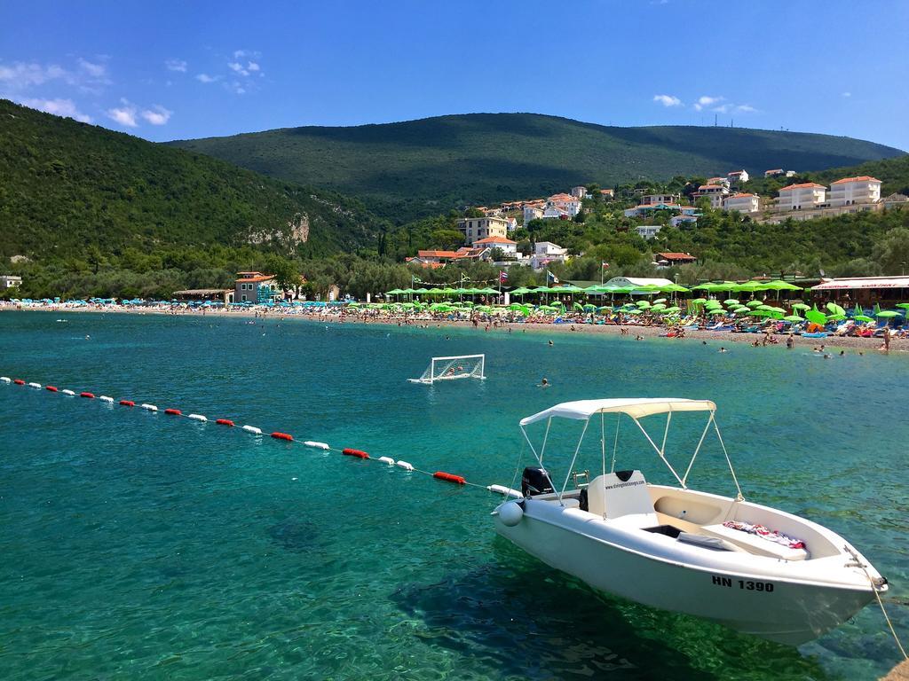 Žanjice Luxury Suite Luštica Exterior foto