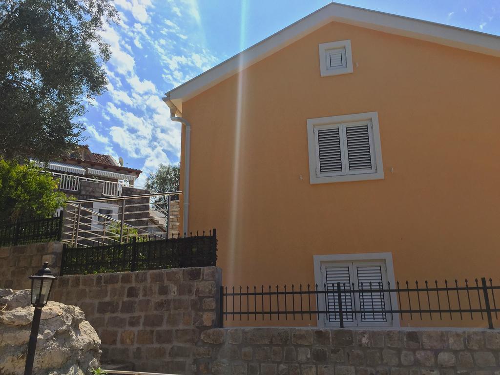 Žanjice Luxury Suite Luštica Exterior foto