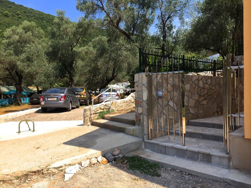 Žanjice Luxury Suite Luštica Exterior foto