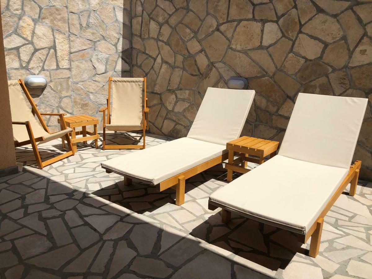 Žanjice Luxury Suite Luštica Exterior foto